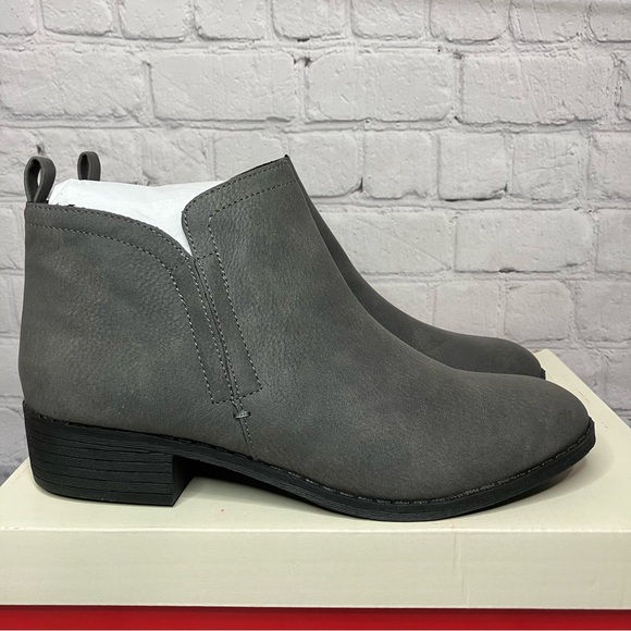 Sun + Stone Cadee Ankle Booties - Picture 5 of 16